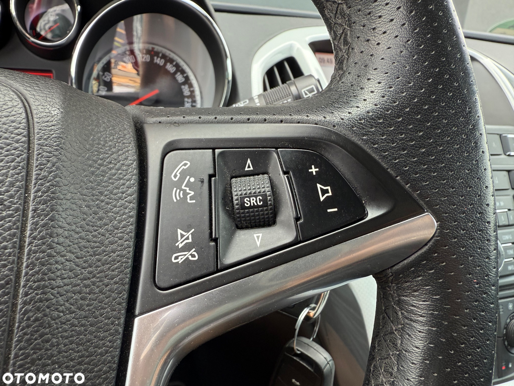 Opel Astra GTC 1.6 Turbo Innovation - 13
