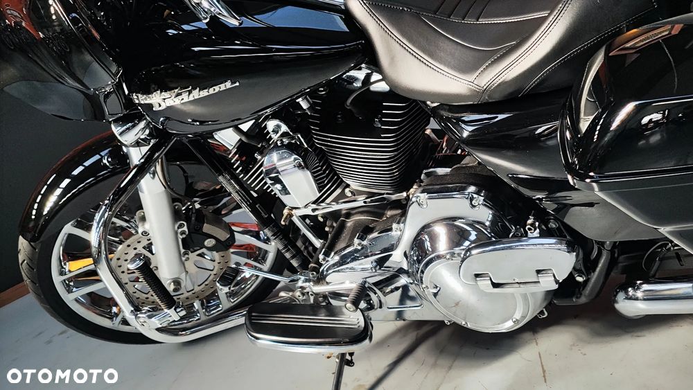 Harley-Davidson Touring Street Glide - 28
