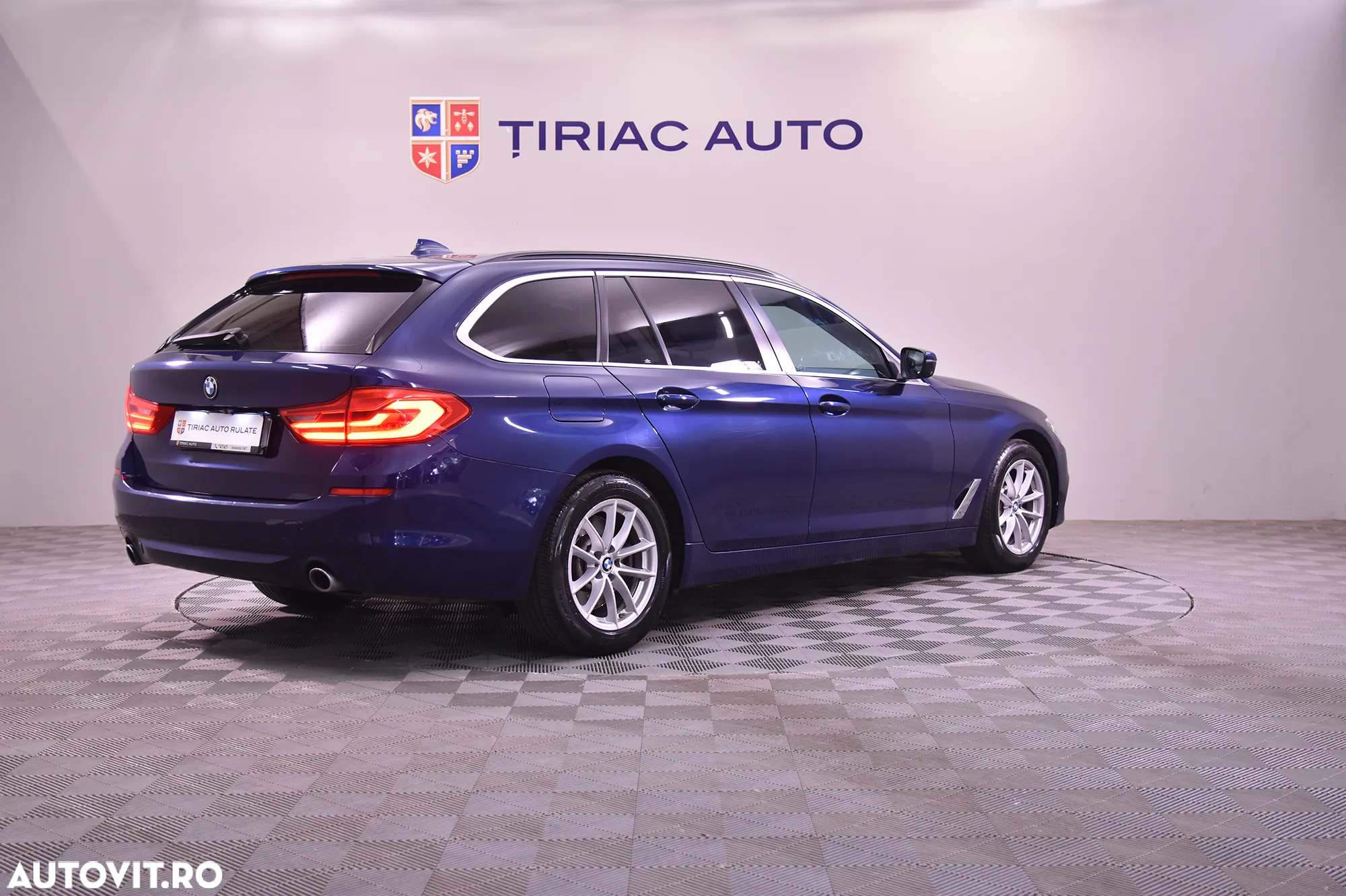 BMW Seria 5 530d xDrive AT - 5