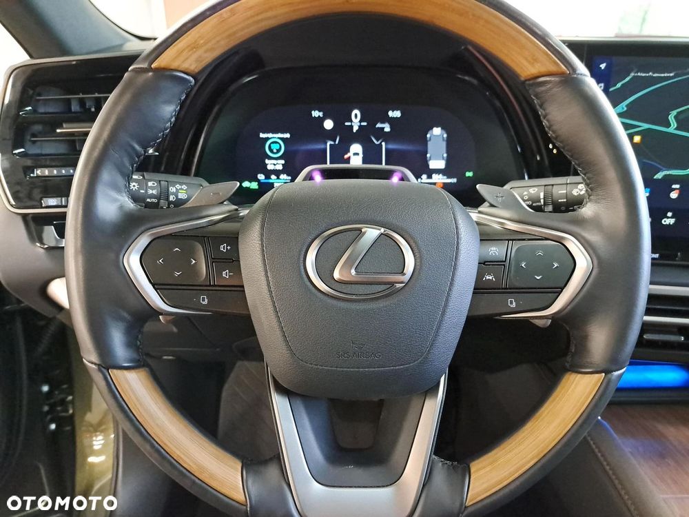 Lexus RX 450h+ Omotenashi - 33