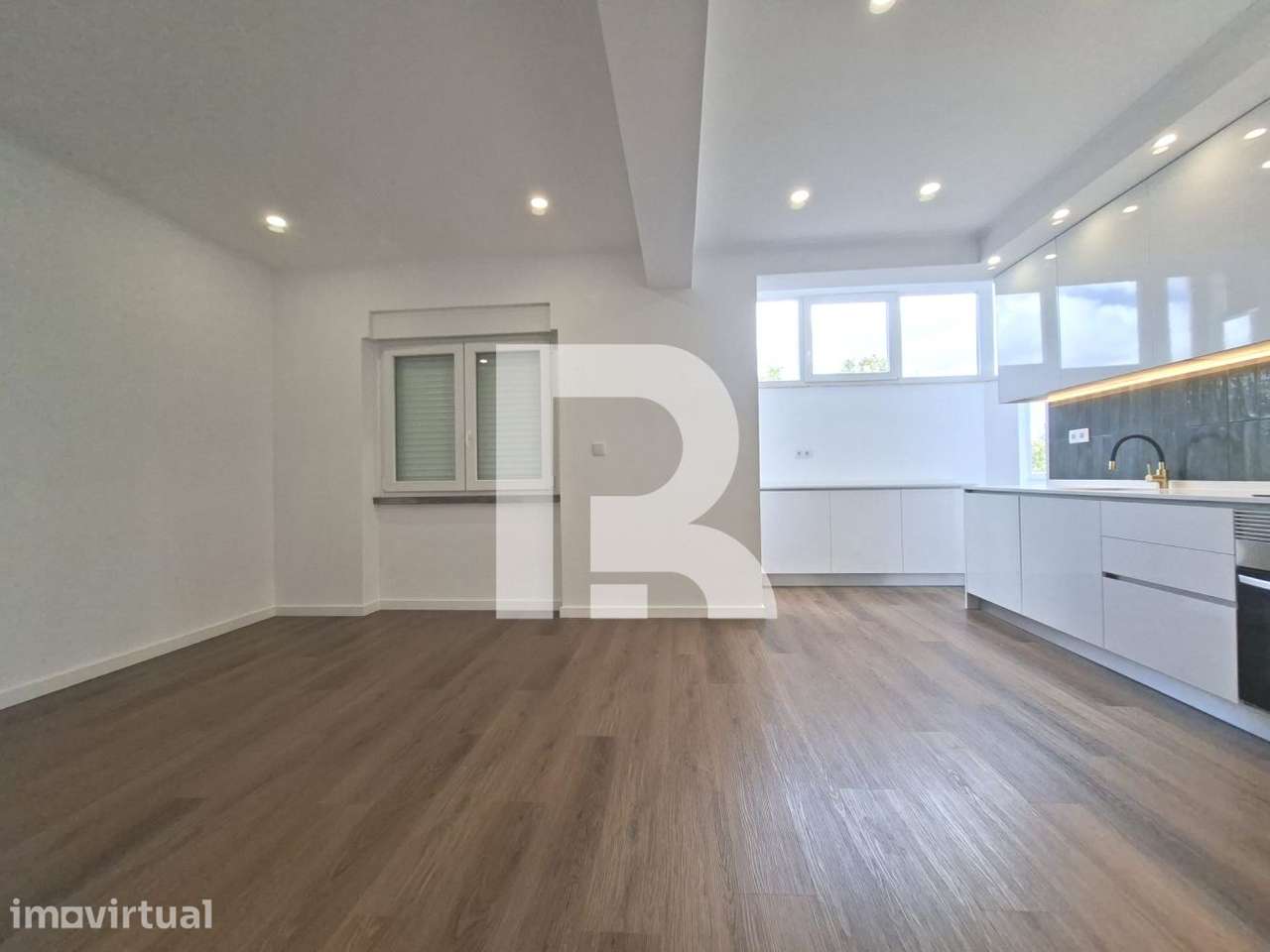 Apartamento T2 totalmente remodelado na Reboleira, Amadora - Grande imagem: 4/19