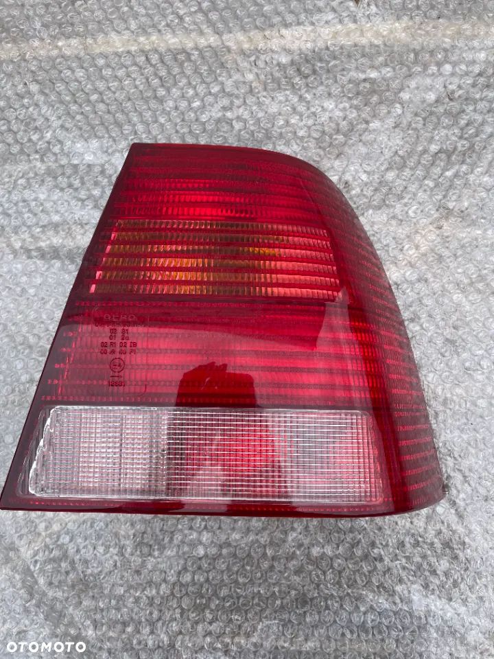 LAMPA PRAWY TYŁ VW BORA SEDAN - 4