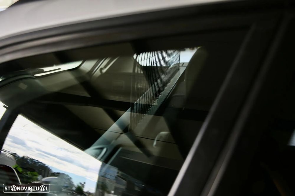 BMW 320 d Touring Dynamic - 10