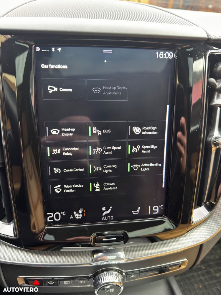 Volvo XC 60 B4 MHEV AWD Inscription - 9