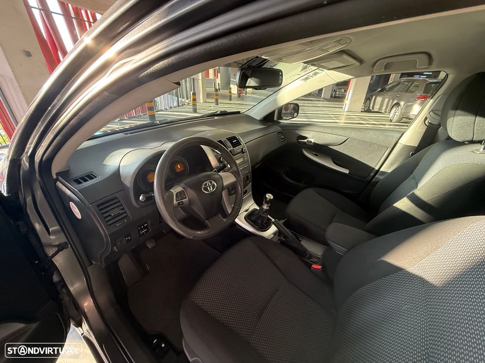 Toyota Corolla 1.4 D-4D Sol+PM - 10