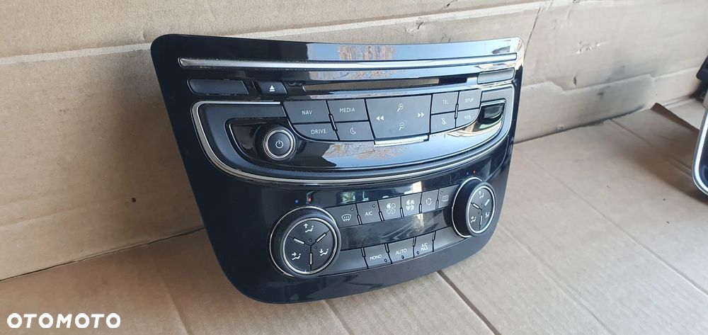 Panel radia nawiewu powietrza klimatyzacji Peugeot 508 I Lift - 4