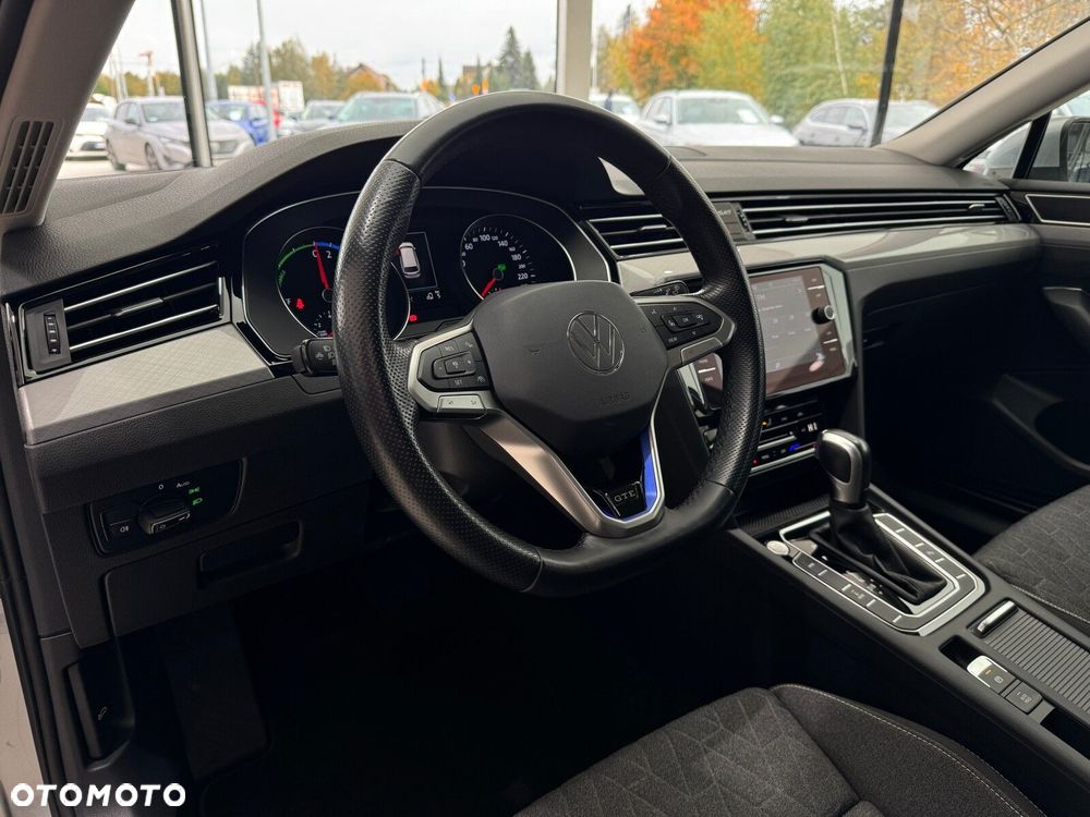 Volkswagen Passat - 8