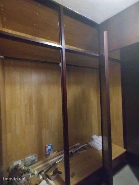 Aluga se T1 renovado - Grande imagem: 5/10
