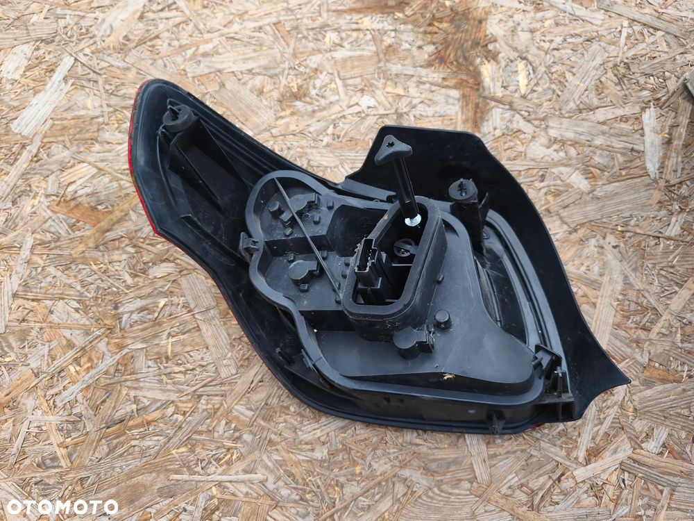 LAMPA TYŁ PRAWA TYLNA 9676973380 CITROEN DS3 - 4