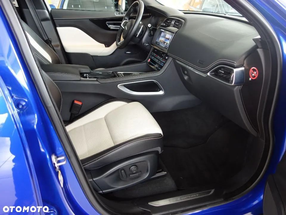 Jaguar F-Pace 2.0 i4P AWD R-Sport - 17