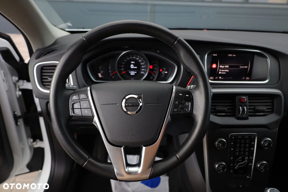 Volvo V40 T2 Drive-E Momentum - 9