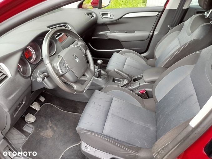 Citroën C4 VTi 120 90 Jahre - 8