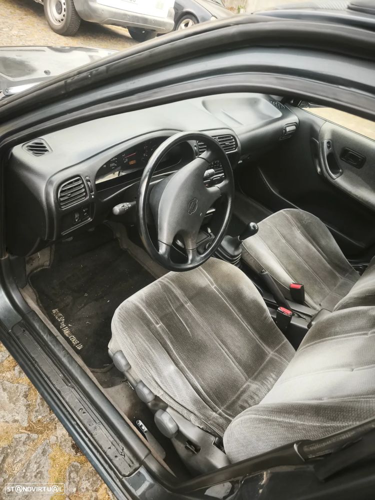 Nissan Sunny Sedan 1.4 SLX - 6