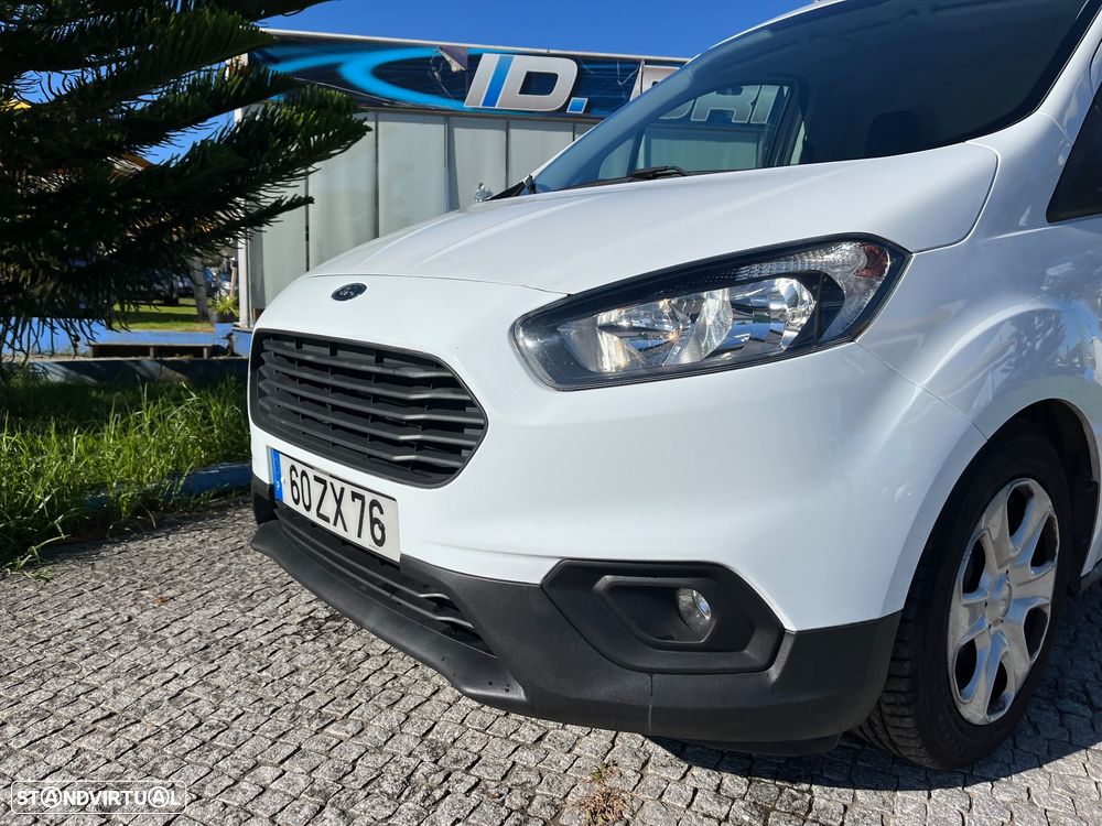 Ford Transit Courier - 14