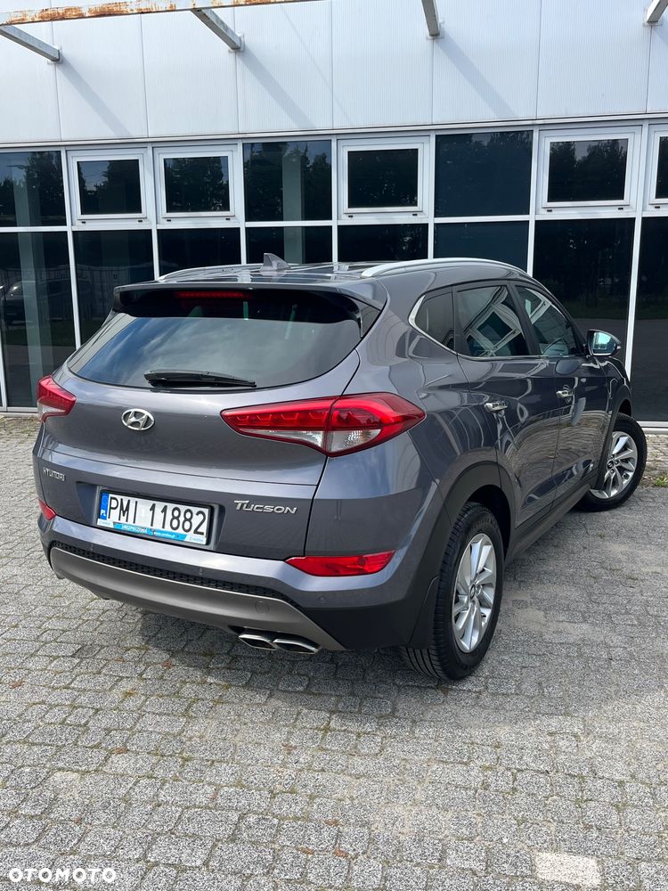 Hyundai Tucson 2.0 CRDI BlueDrive Style 2WD - 17