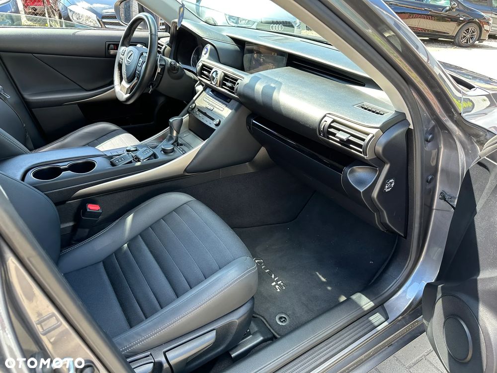 Lexus IS - 22