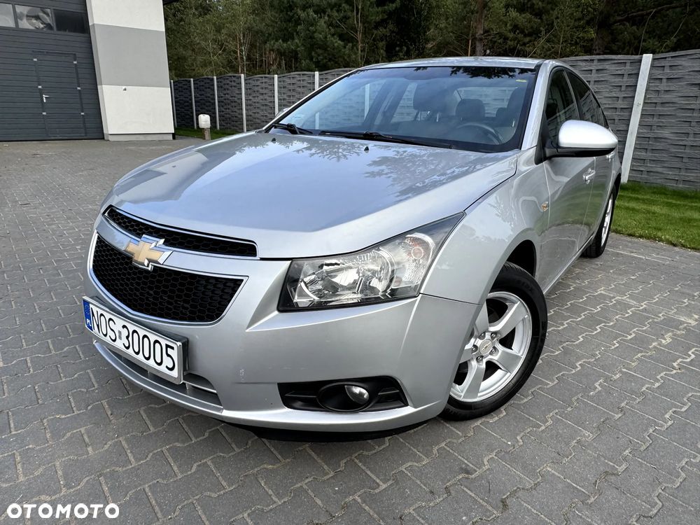 Chevrolet Cruze 1.6 Base - 9
