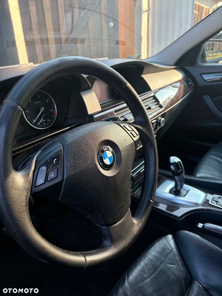 BMW Seria 5 520d Edition Exclusive - 4