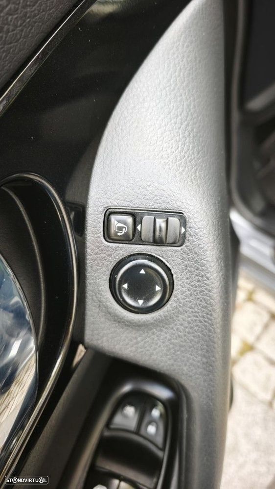 Nissan Qashqai 1.3 DIG-T N-Connecta J18 Led - 18