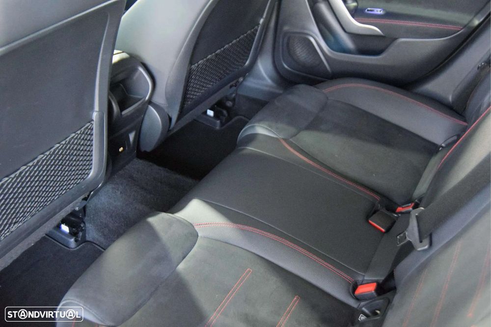 Mercedes-Benz A 200 7G-DCT AMG Line Advanced Plus - 34