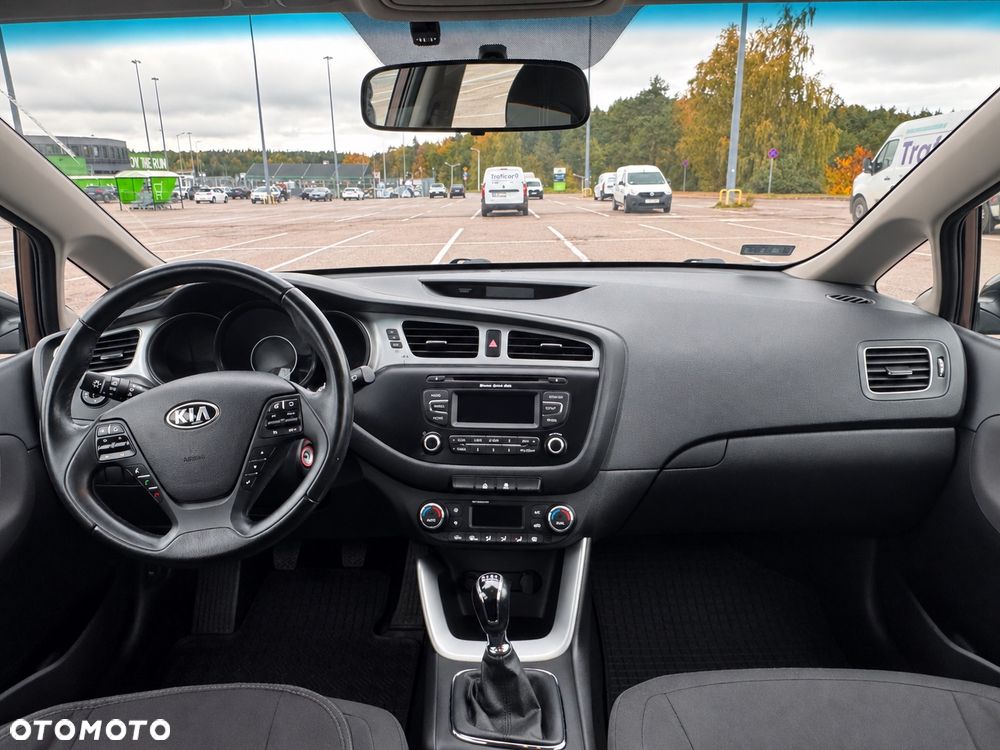 Kia Ceed - 10