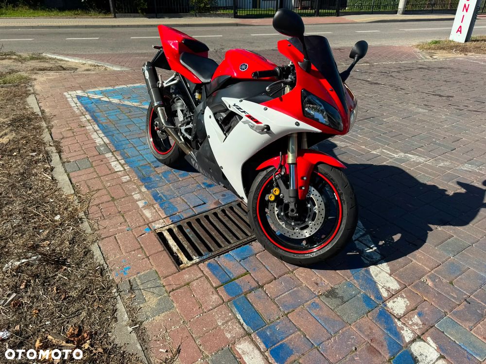Yamaha R1 - 2