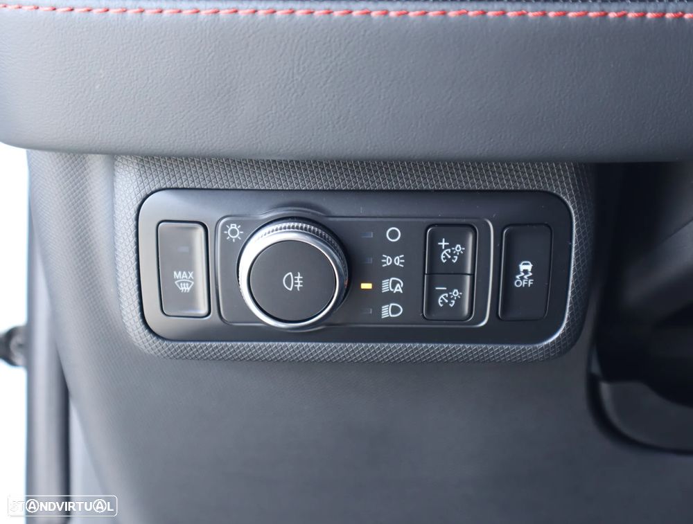 Ford Mustang Mach-E AWD PREMIUM - 35