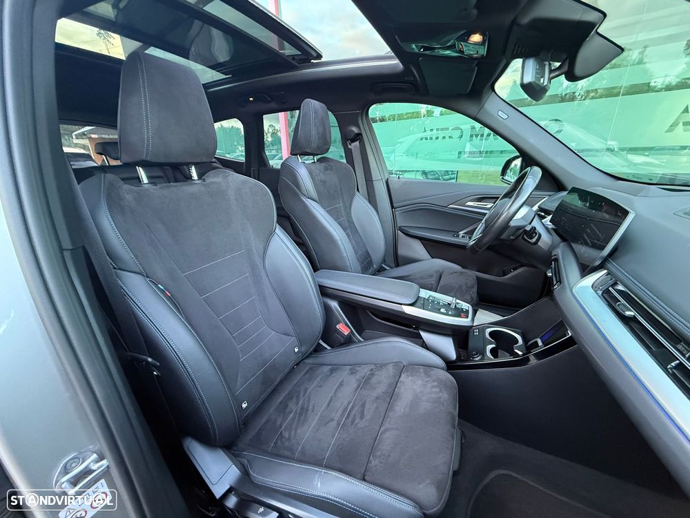 BMW iX1 xDrive30 M Sport Pack - 12