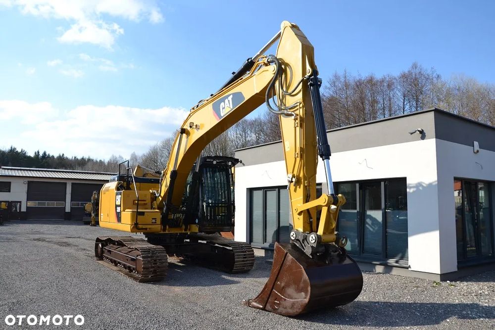 Caterpillar CAT 320 F - 14