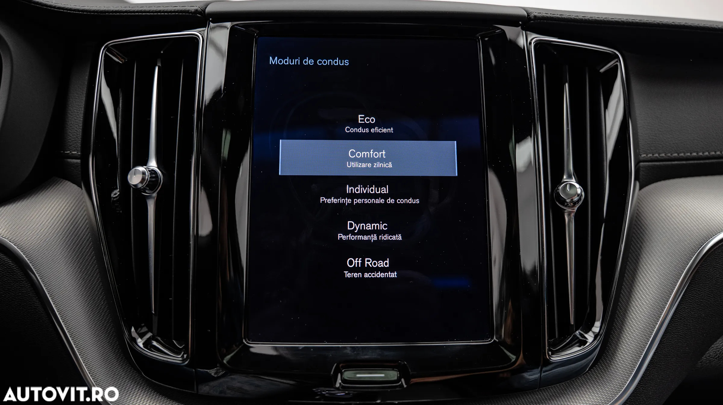 Volvo XC 60 B5 MHEV AWD Inscription - 33