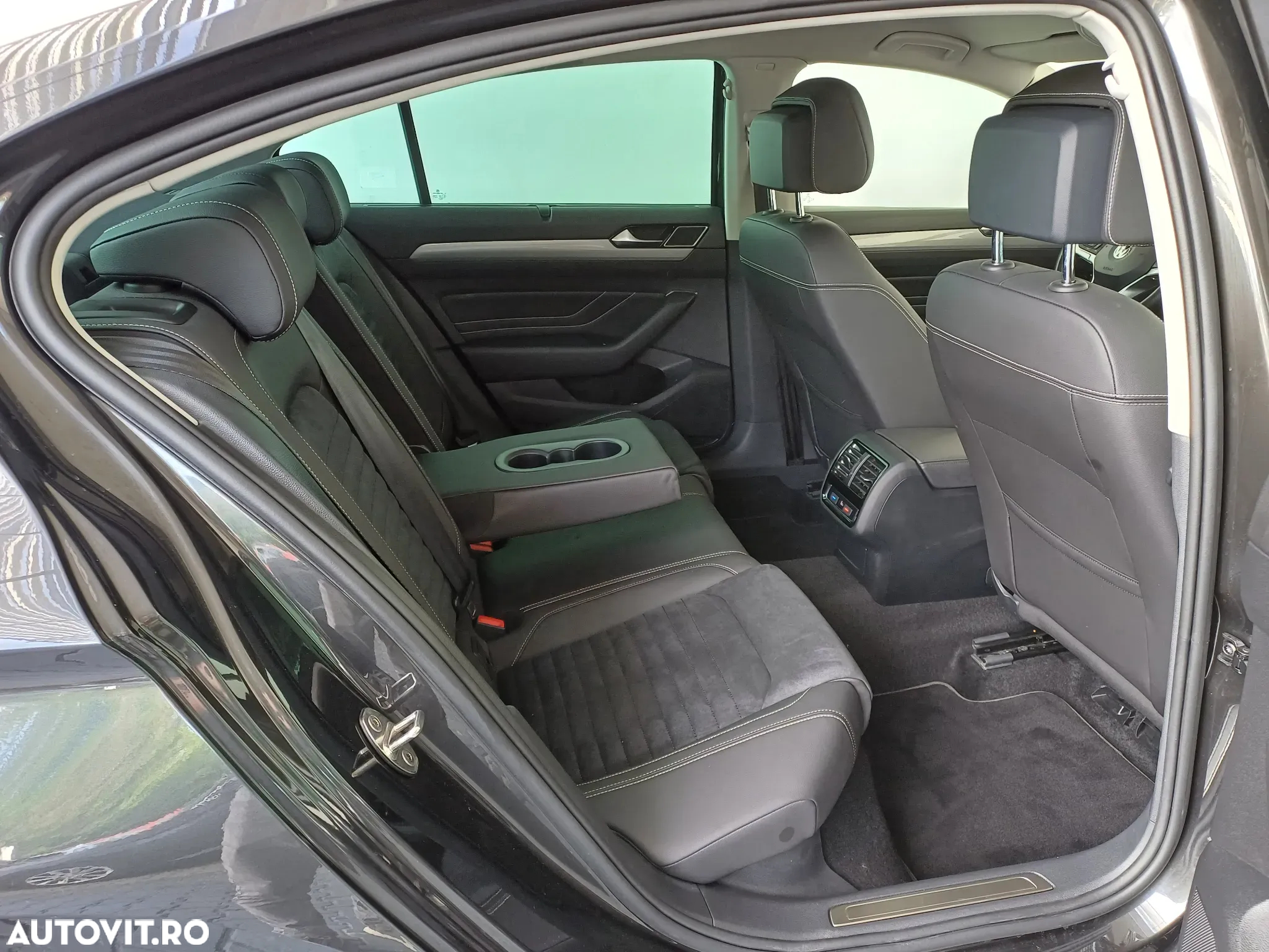 Volkswagen Passat 1.5 TSI DSG PHEV Business - 35