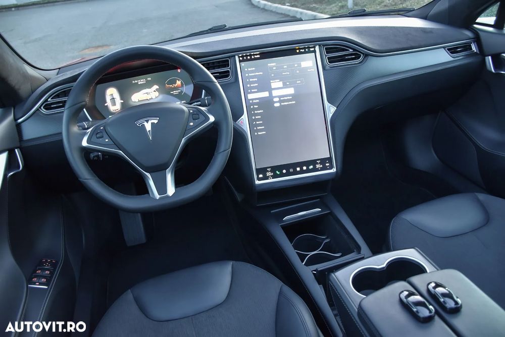 Tesla Model S - 14