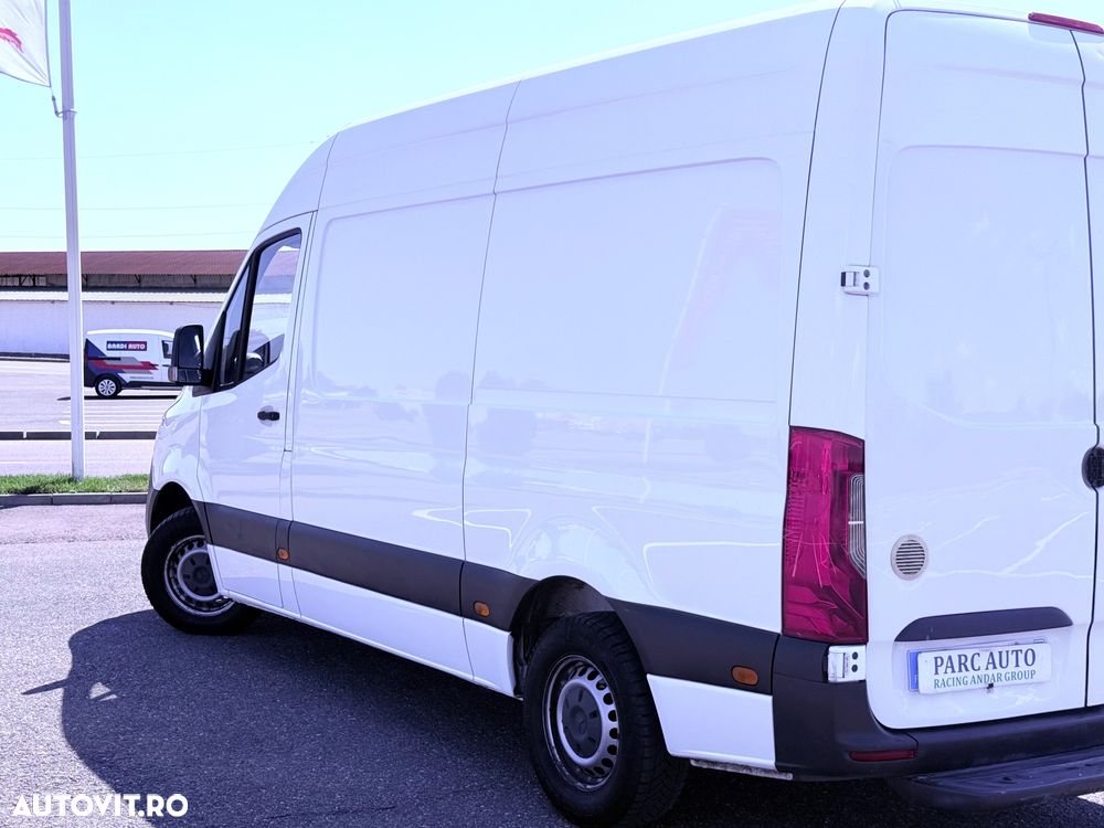 Mercedes-Benz Sprinter - 5