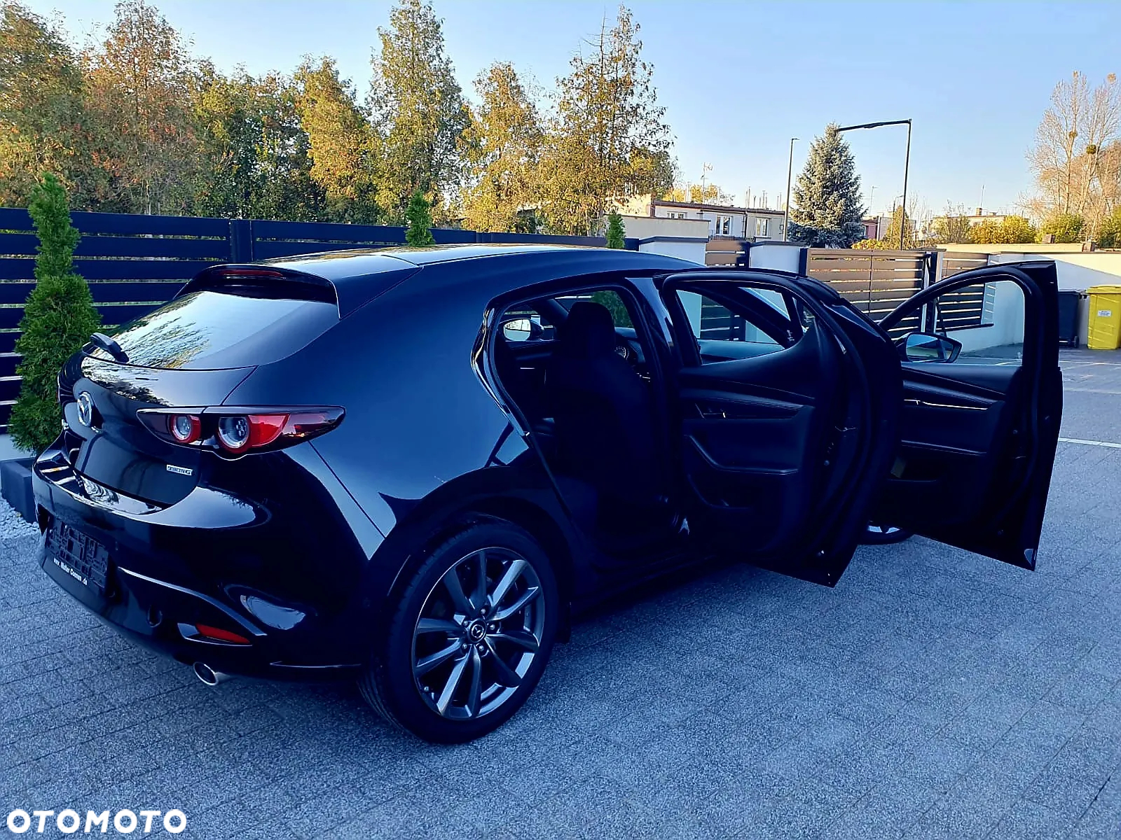 Mazda 3 e-SKYACTIV-G 2.0 M HYBRID - 11