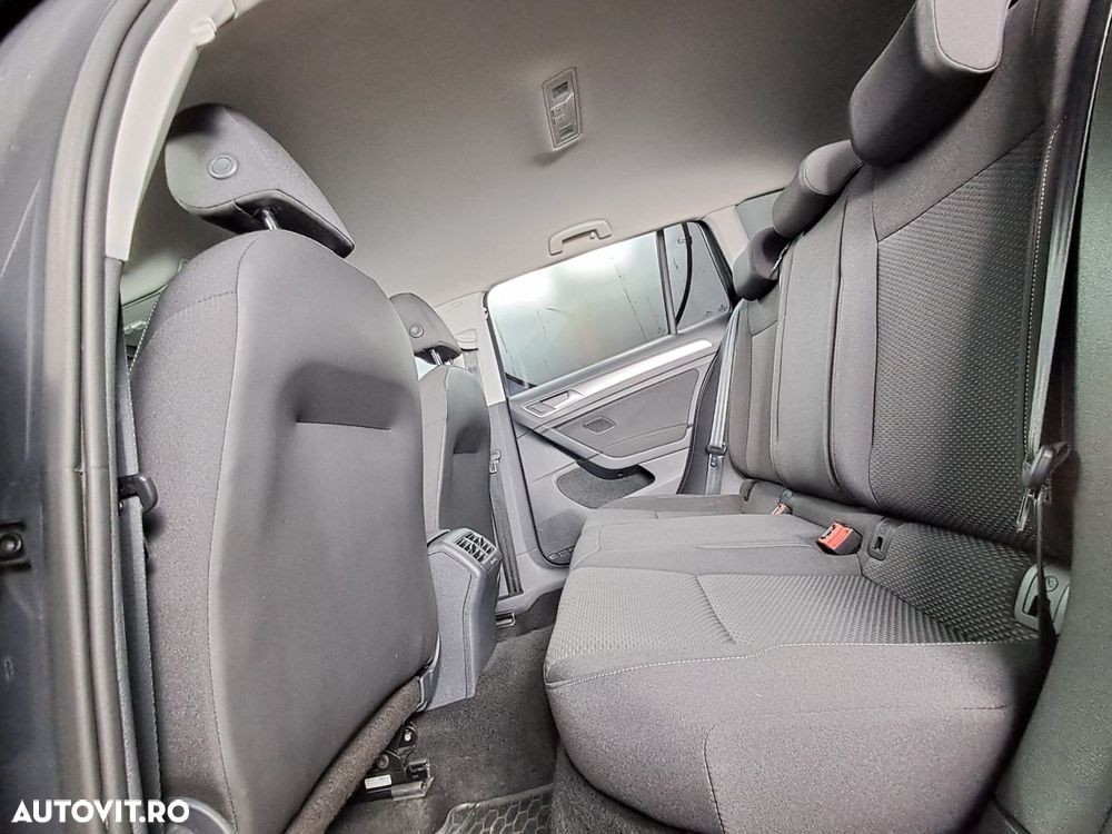 Volkswagen Golf - 21
