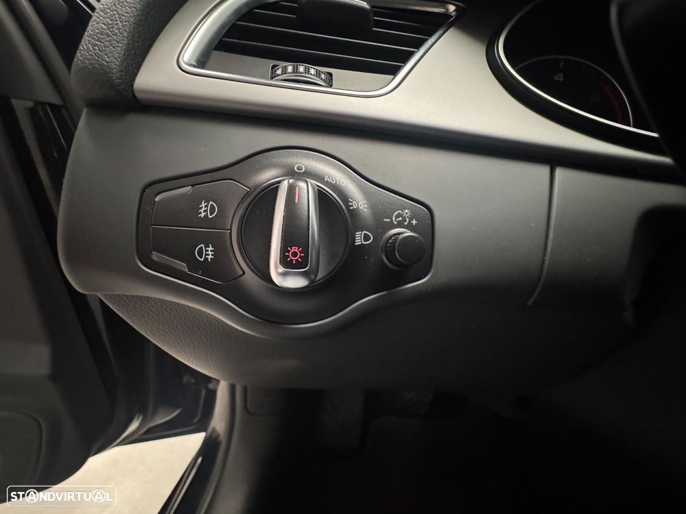 Audi A4 Avant 2.0 TDI Business Line Sport - 19