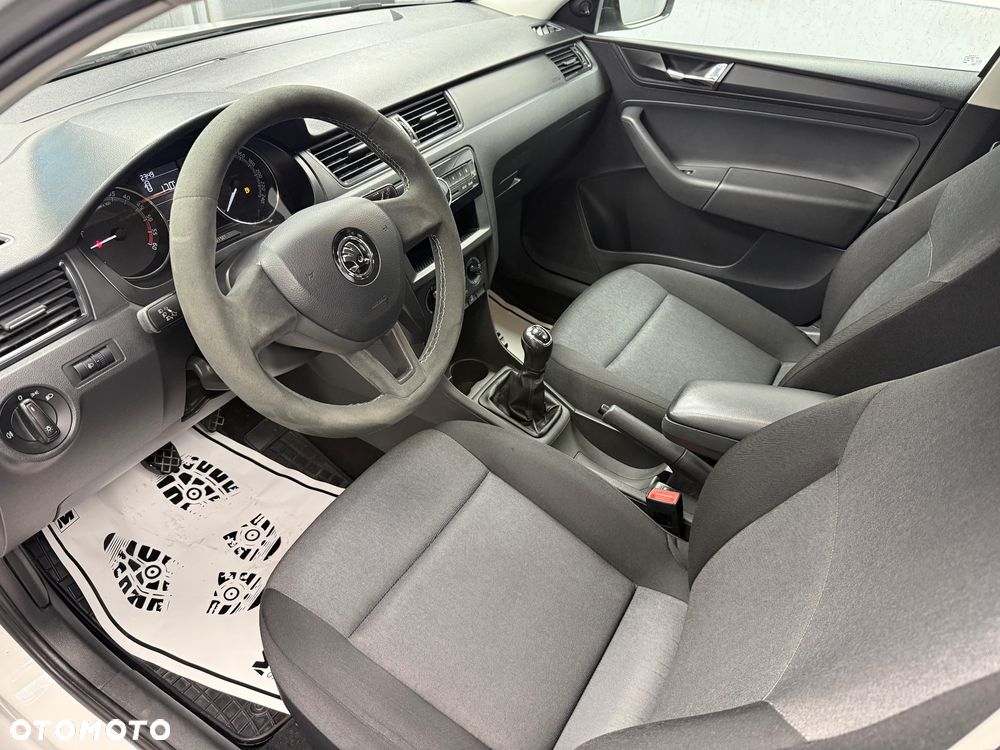 Skoda RAPID - 7