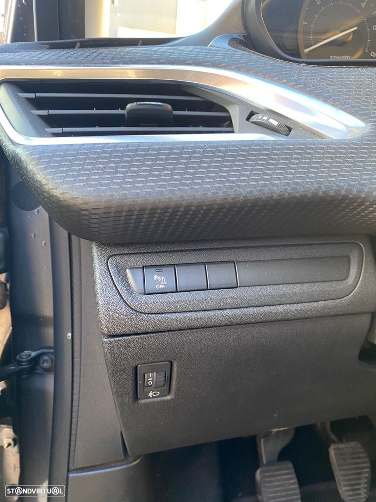 Peugeot 208 1.6 BlueHDi Style - 22