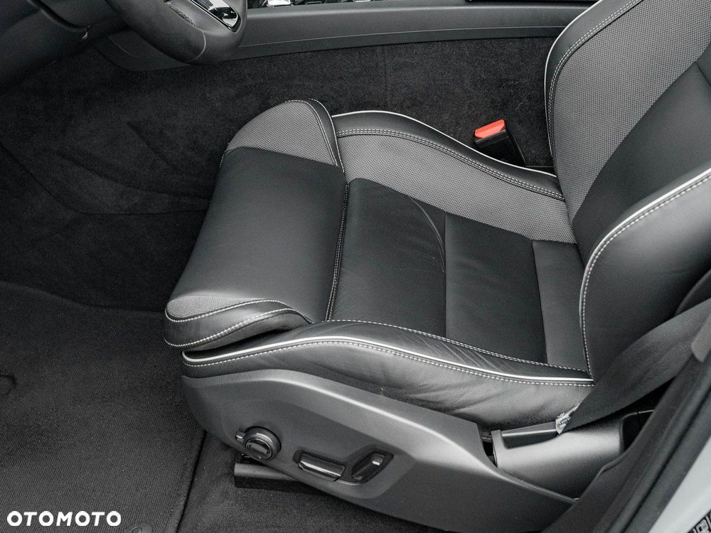 Volvo XC 60 B4 B Plus Dark - 14
