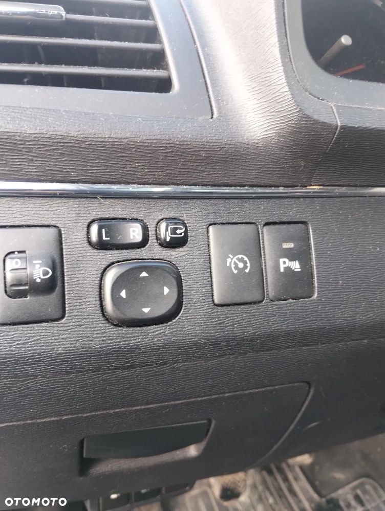 Toyota Avensis 2.0 D-4D - 25