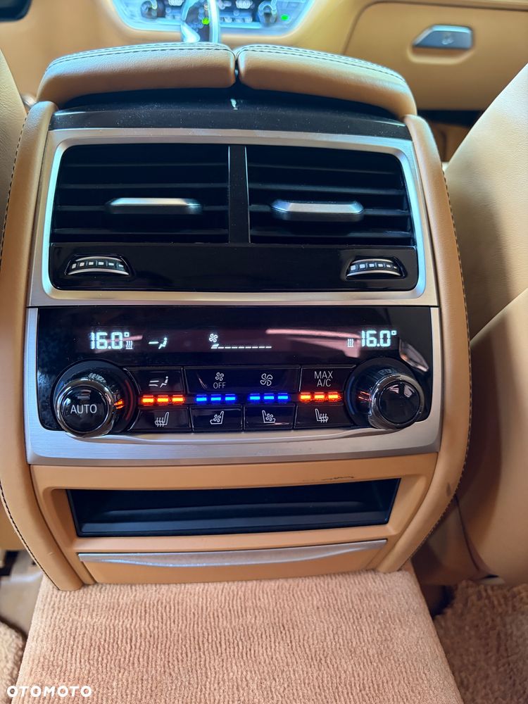 BMW Seria 7 750Li xDrive - 22