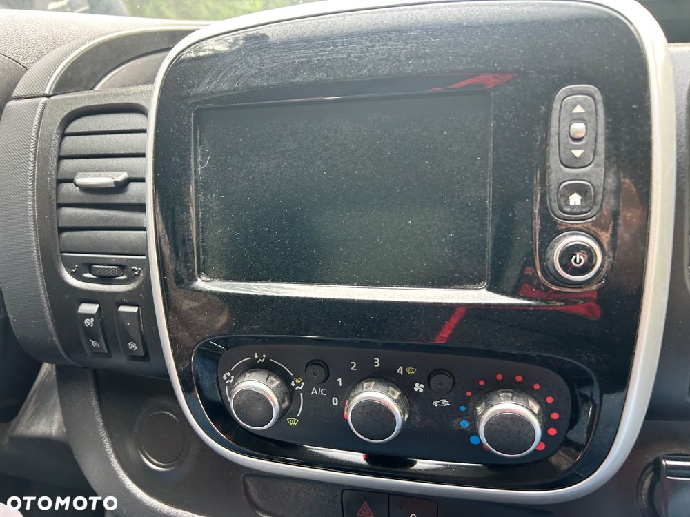 Renault Trafic 2,0 dci automat 170KM long L2h1 - 13