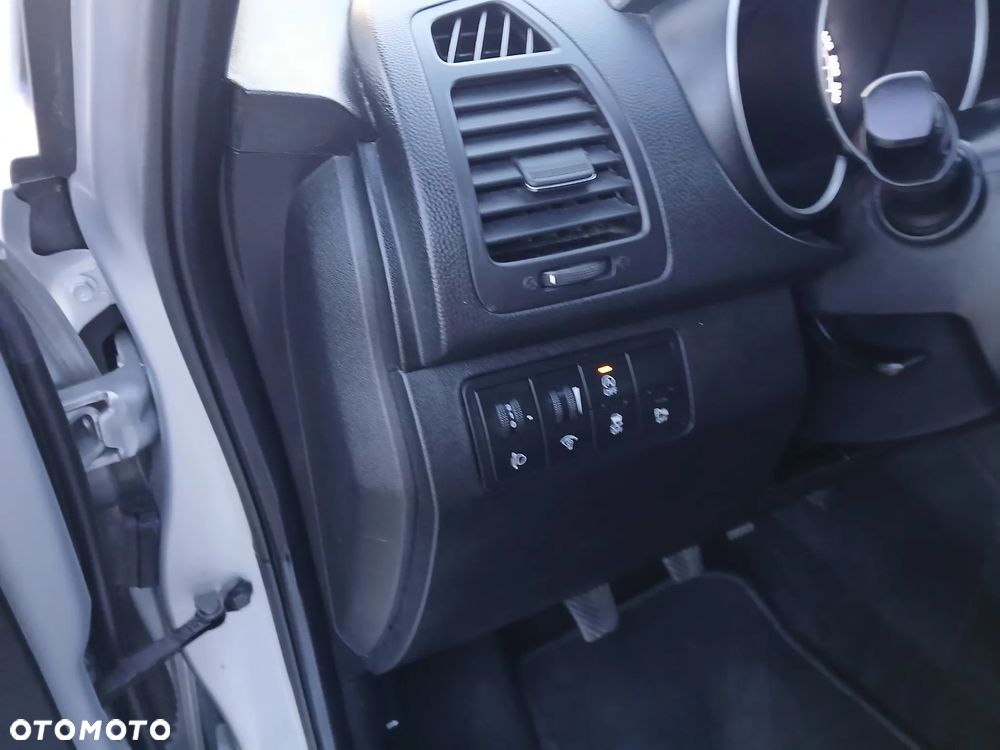 Kia Venga 1.4 CVVT Business Line - 36