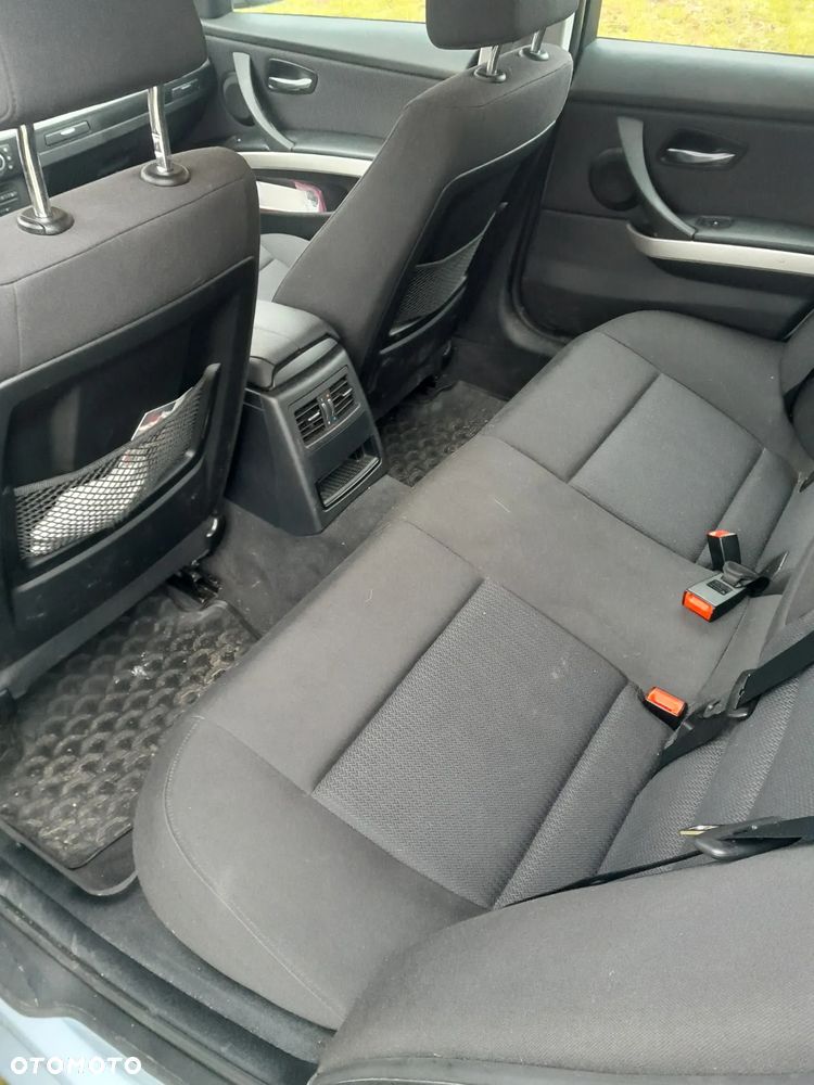 BMW Seria 3 318d DPF Edition Exclusive - 14