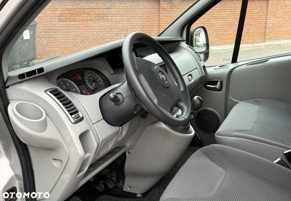 Opel Vivaro - 9