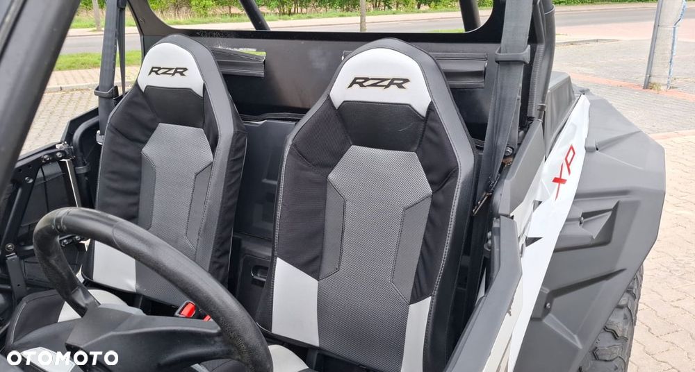 Polaris RZR - 12