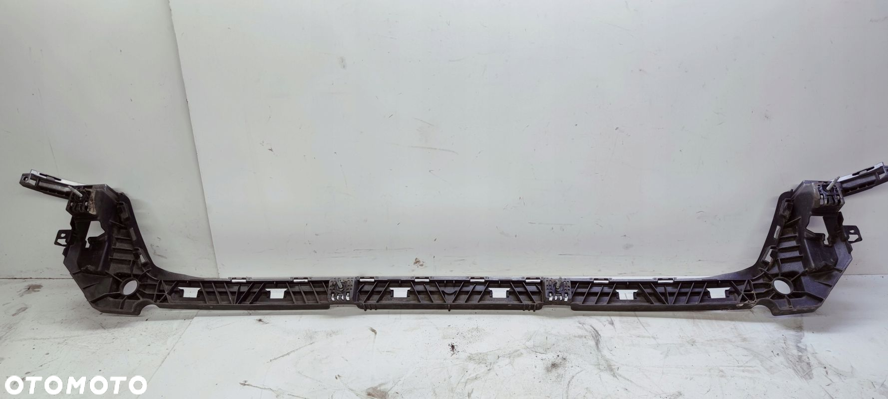 ŚLIZG ZDERZAKA ŚRODKOWY AUDI A4 B9 AVANT 8W9807385 - 3