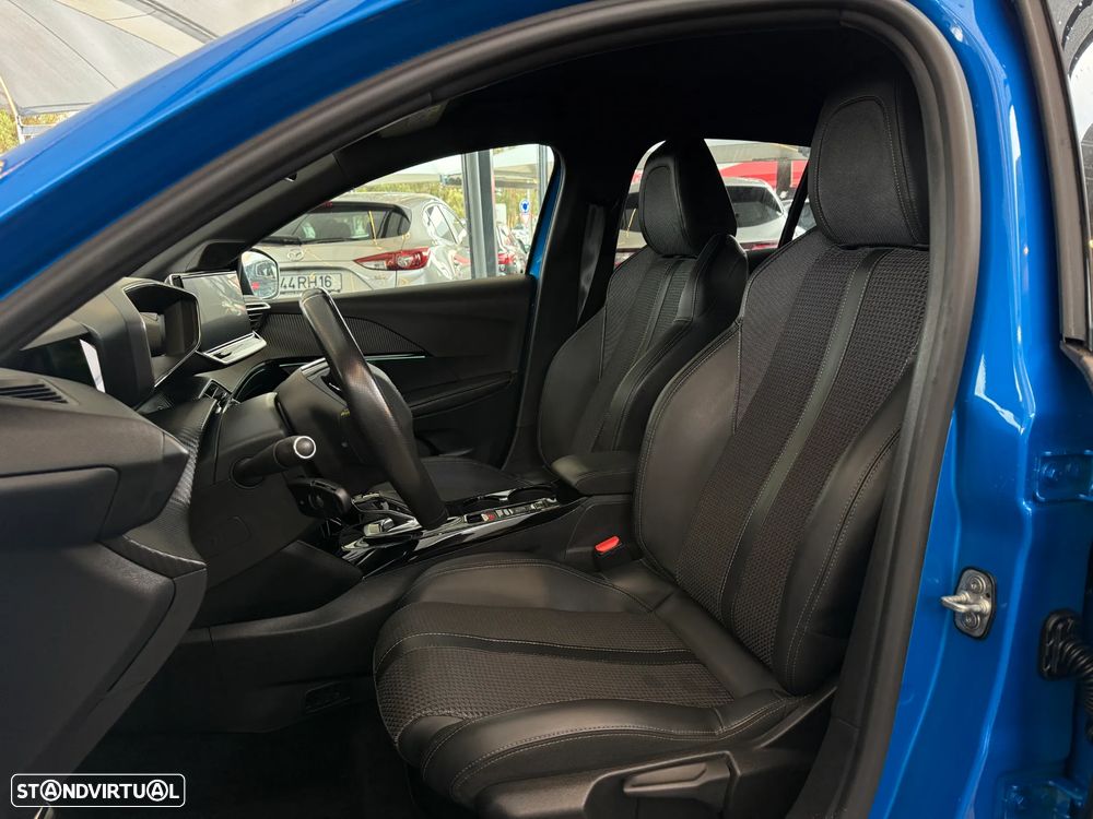 Peugeot e-208 GT - 8