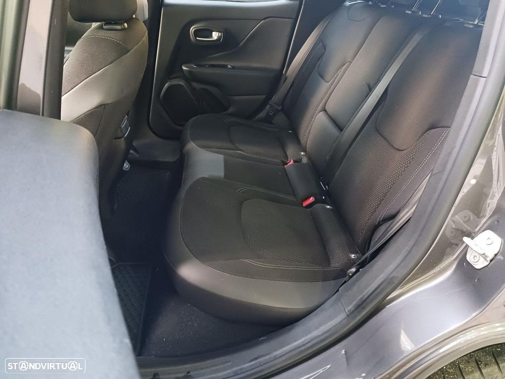 Jeep Renegade 1.6 MJD Limited - 34