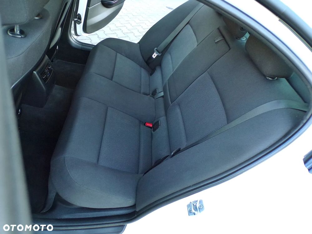 BMW Seria 3 - 25